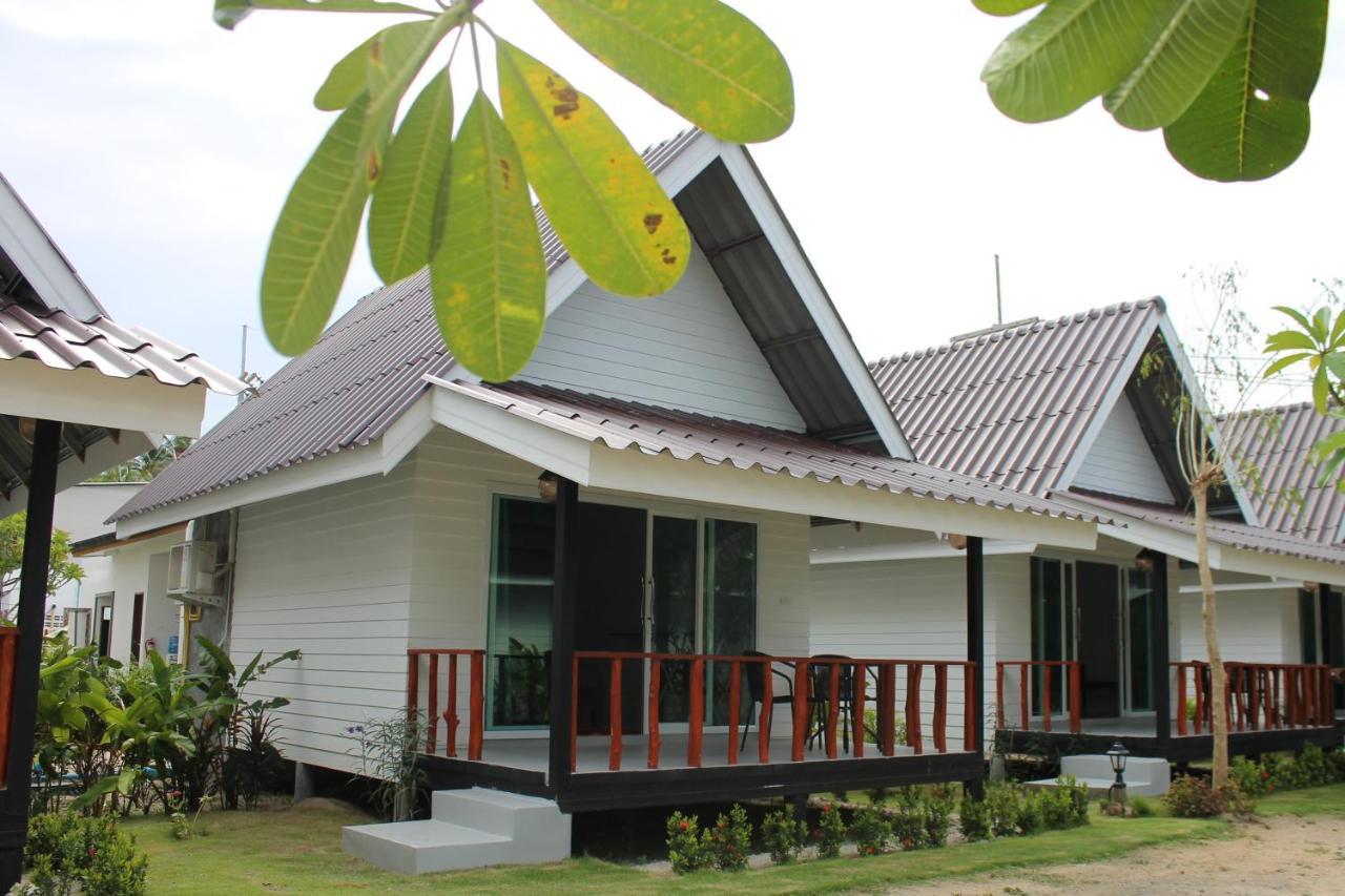 All At Sea Beach Resort Baan Tai Bagian luar foto