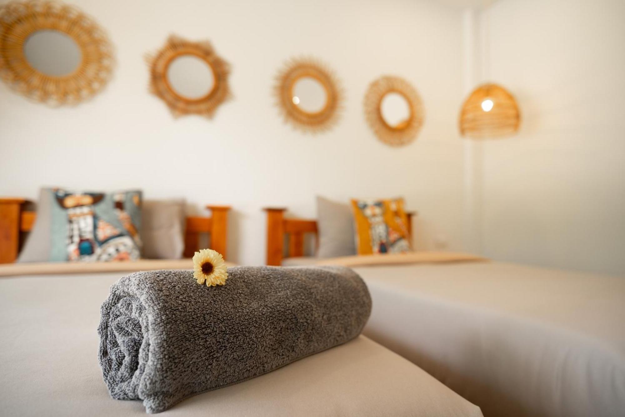 All At Sea Beach Resort Baan Tai Bagian luar foto