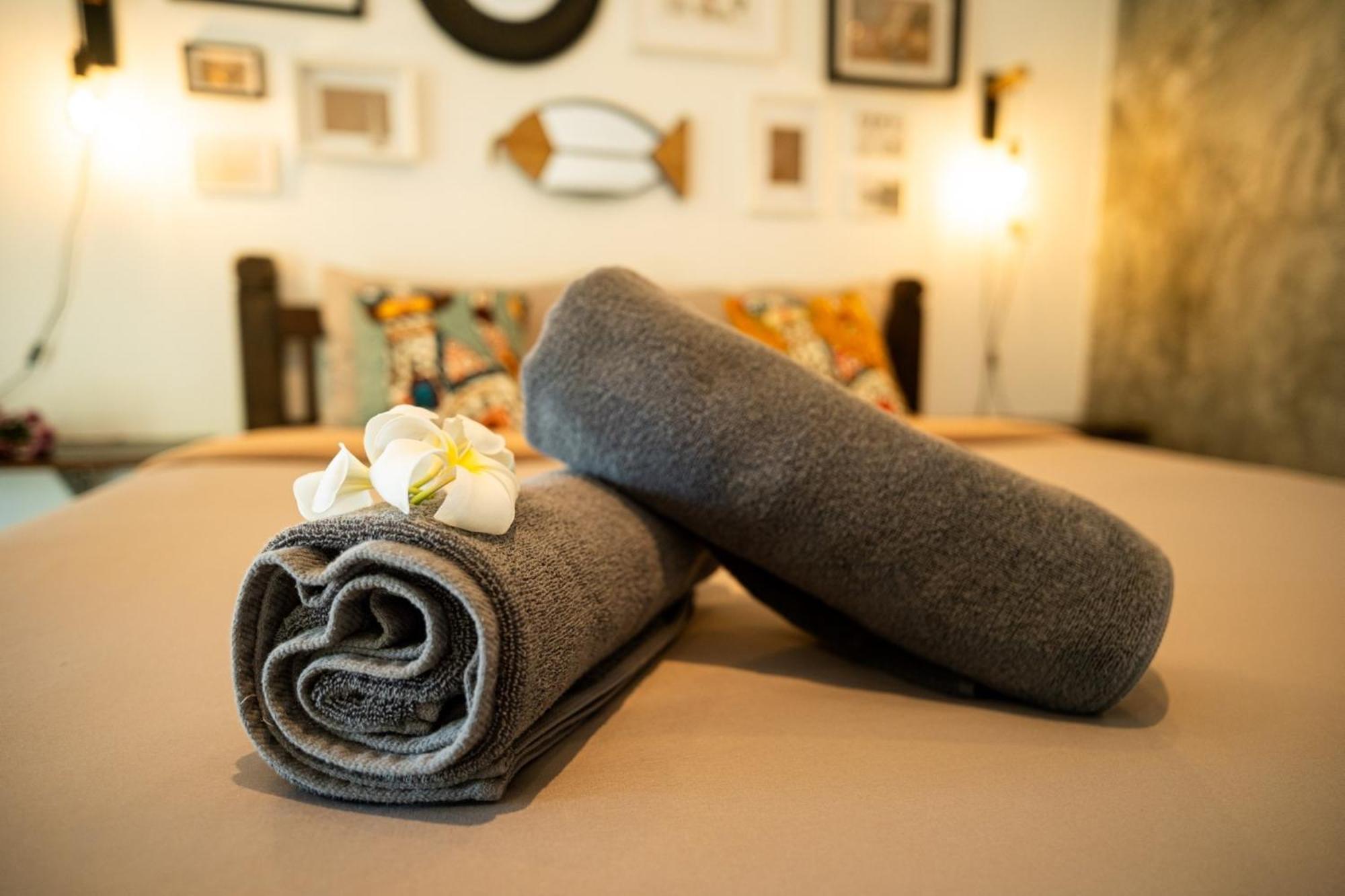 All At Sea Beach Resort Baan Tai Bagian luar foto
