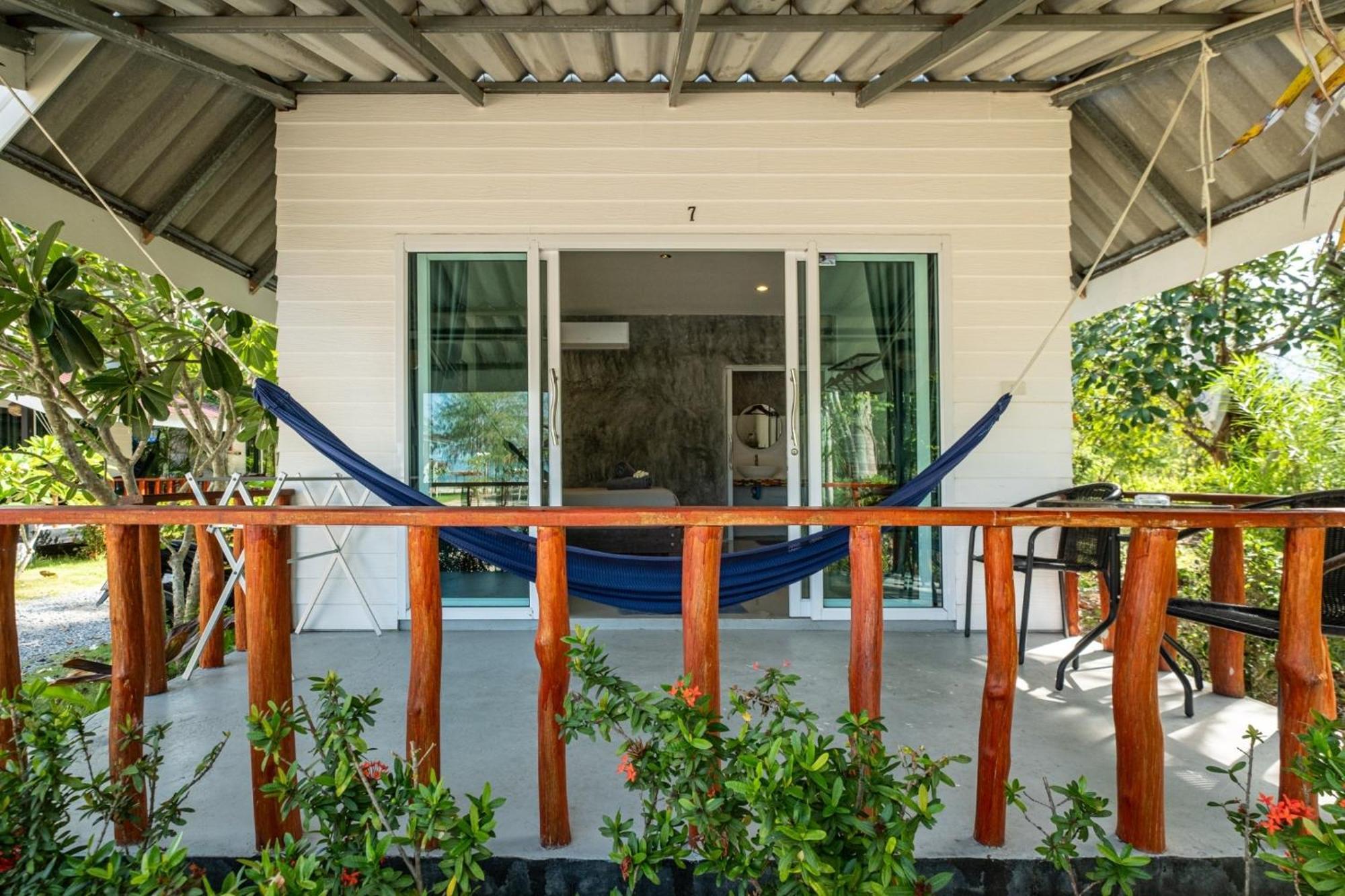 All At Sea Beach Resort Baan Tai Bagian luar foto